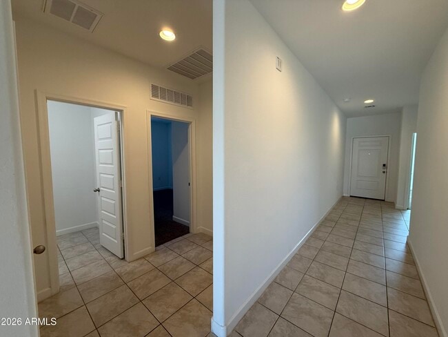 Building Photo - 9699 S Mara Dr