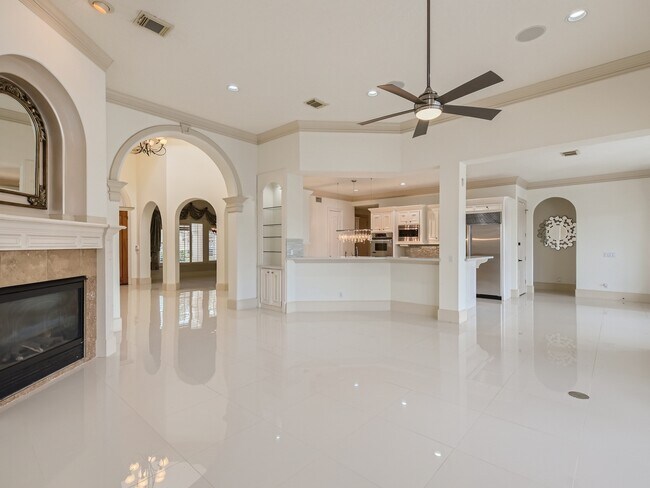 Building Photo - 19027 Crescent Bay Dr