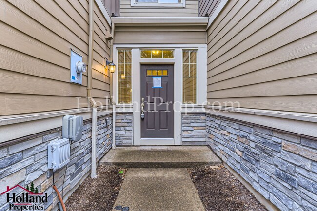 Building Photo - 7849 NE Caitlin St