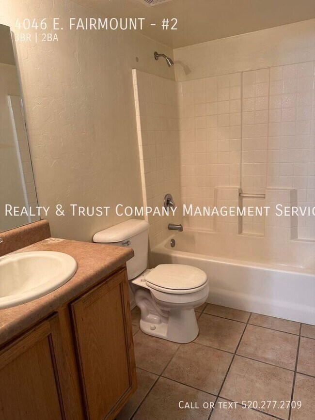 Building Photo - 4046 E. FAIRMOUNT-#2