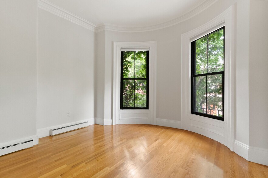 Building Photo - 182 W Brookline St
