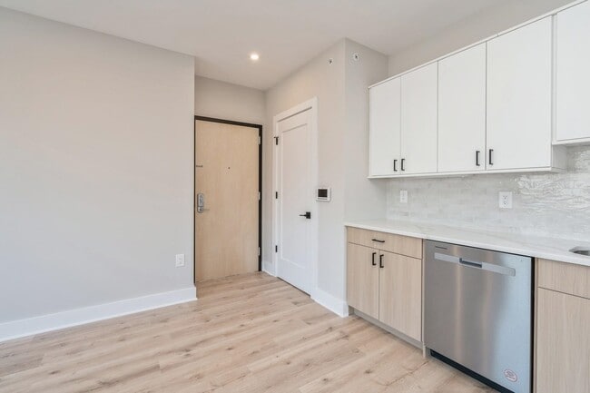 Building Photo - 201-205 Randolph Ave