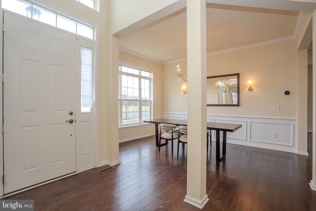 Building Photo - 1802 Yearling Ct