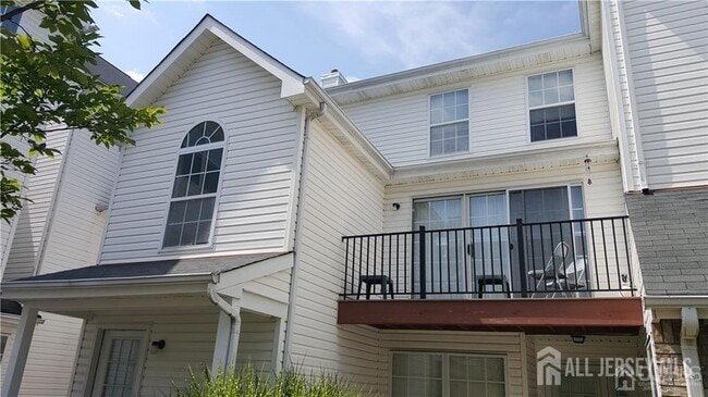 Building Photo - 813 Plymouth Rd