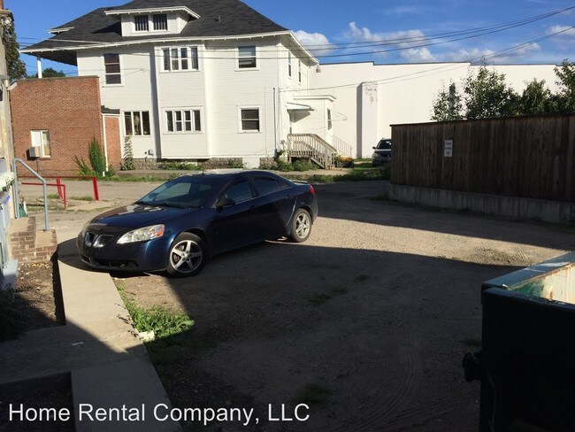 Building Photo - 1448-1450 Lake Dr SE