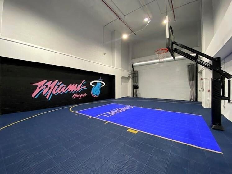 Building Photo - 1100 Biscayne Blvd