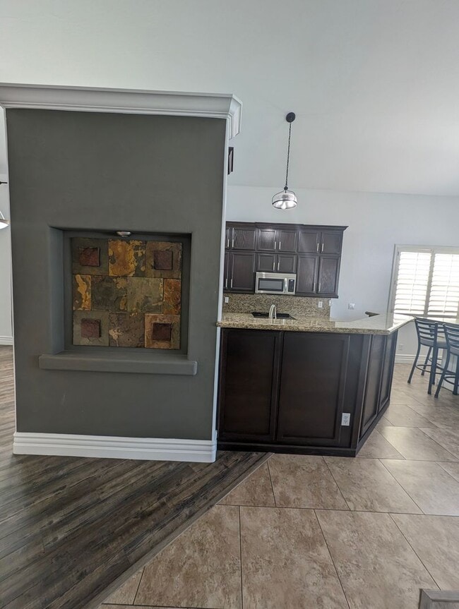 Building Photo - BEAUTIFUL executive style home w/ entertainer's dream backyard!