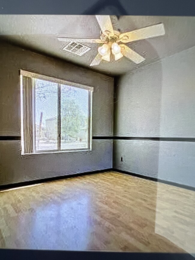 Building Photo - 11754 W Mauna Loa Ln