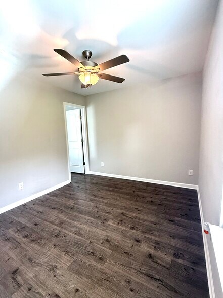 Building Photo - 338 Kristen Ct