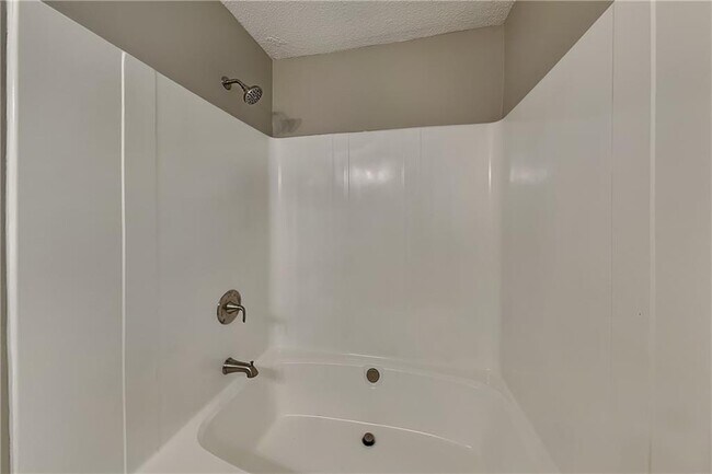 Building Photo - 274 Peach Crossing Dr
