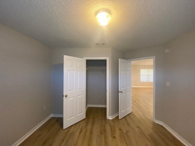 Building Photo - 9676 Parker Lake Cir