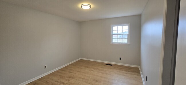 Building Photo - 1202 Brindley Dr