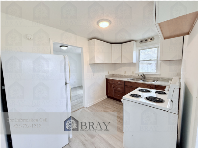 Building Photo - Charming Fully Remodeled 2-Bedroom Home in...