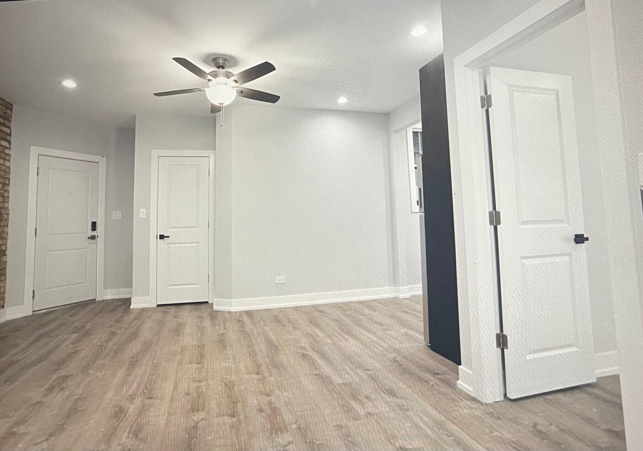 Building Photo - 1651 W Jonquil Ter