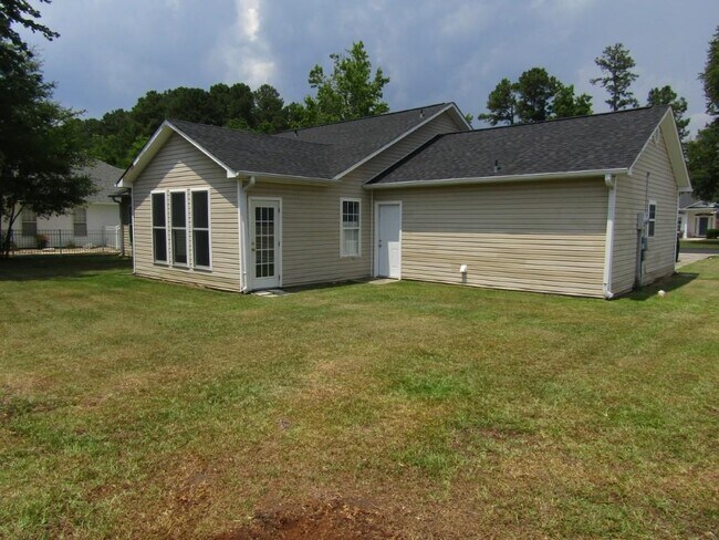 Building Photo - 2208 Seaford Dr