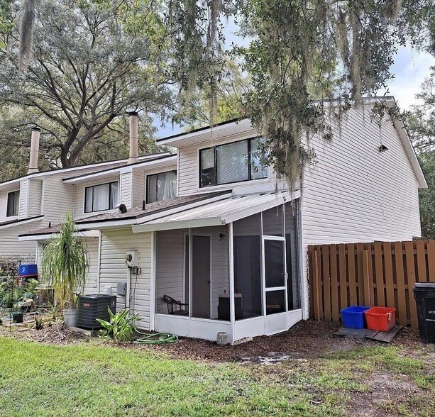 Building Photo - 6111 SW 8th Pl