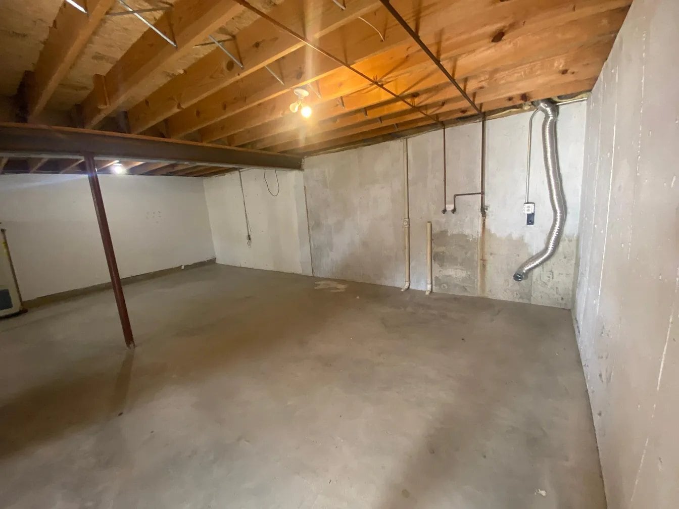 Building Photo - 608 Linda Ln