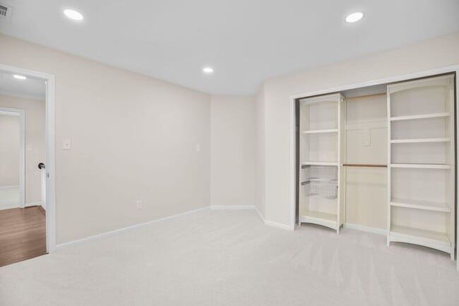 Building Photo - 6000 Blackstone Blvd