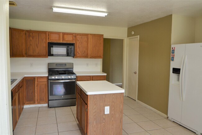 Building Photo - 2818 Russett Pl W