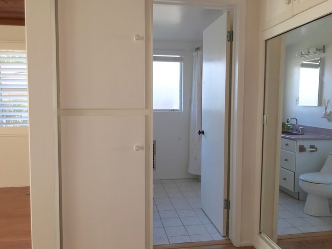 Master Bedroom/Suite - 926 Crestview Dr