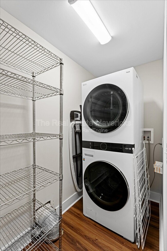 Building Photo - 5312 Slayton Ave