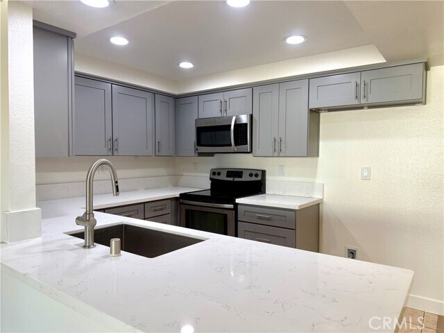 Building Photo - 58 Carriage Way