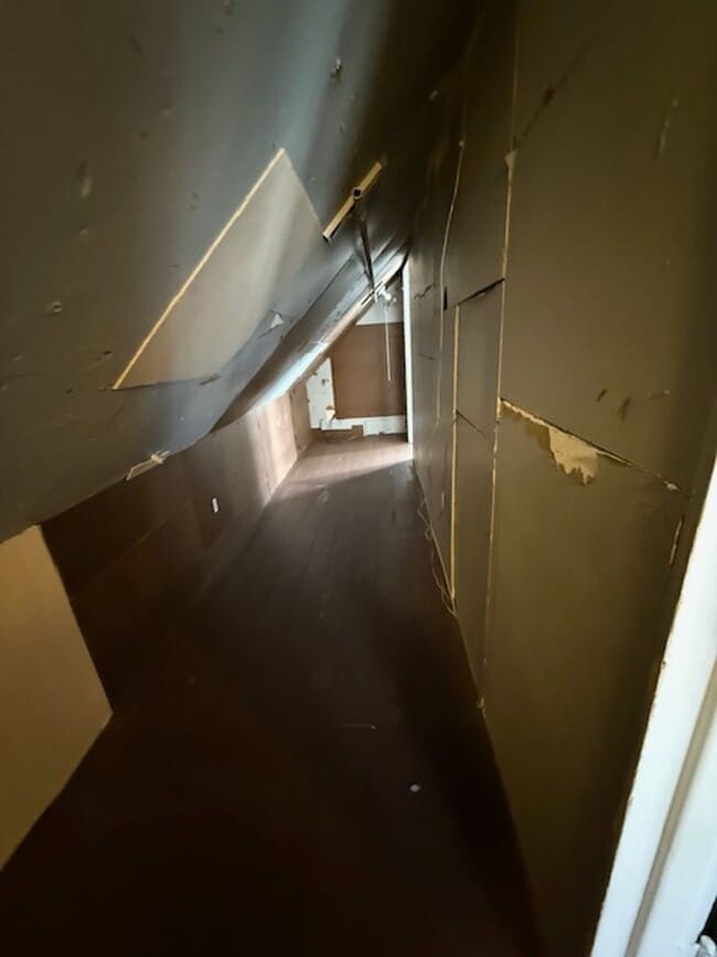 Building Photo - House for Rent 3 BR / 1 BA