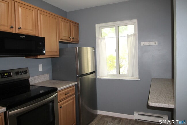 Building Photo - 3699 Broadbridge Ave