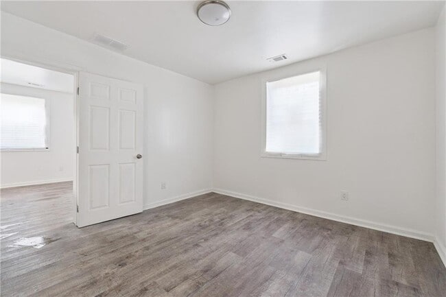 Building Photo - 1098 Smith St SW