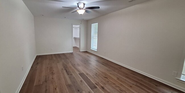 Building Photo - Beautifully renovated home in Rocky Woods ...
