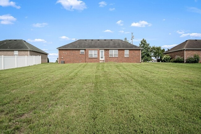 Building Photo - 9002 Macbeth Dr