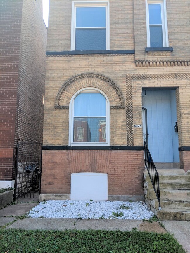 Building Photo - 4376-4378-4378 Gibson Ave