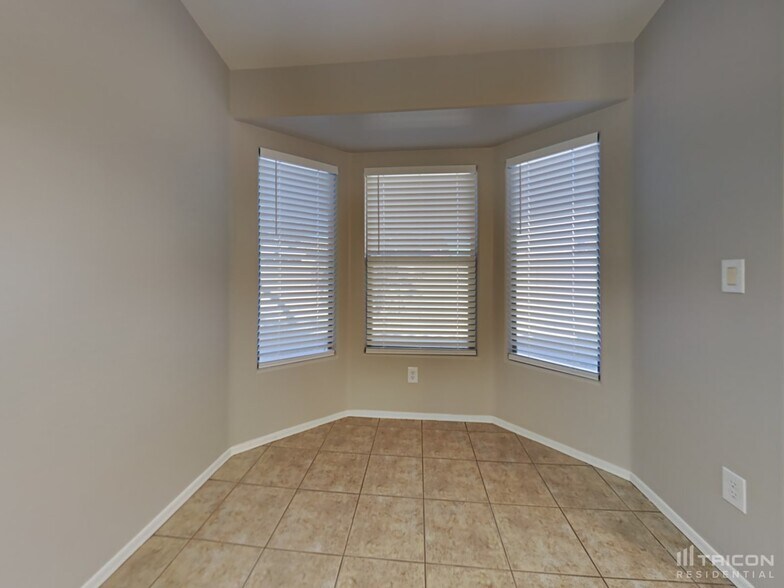 Building Photo - 14131 W Corrine Dr