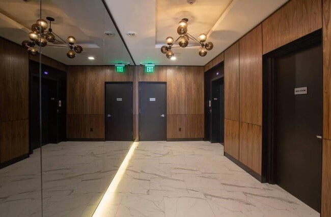 Building Photo - 1101 Grand St