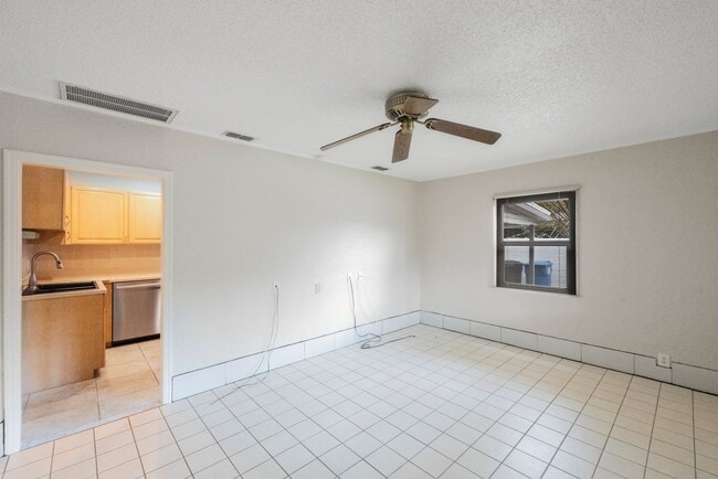 Building Photo - Cute 1 bedroom home with 2 patios and shed***MOVE IN JUNE 20TH****
