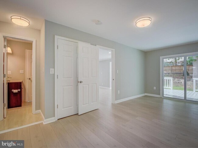 Building Photo - 6812 Landor Ln