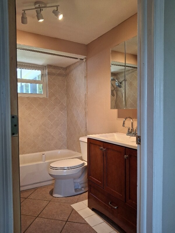 Building Photo - 1663 Plum Tree Rd
