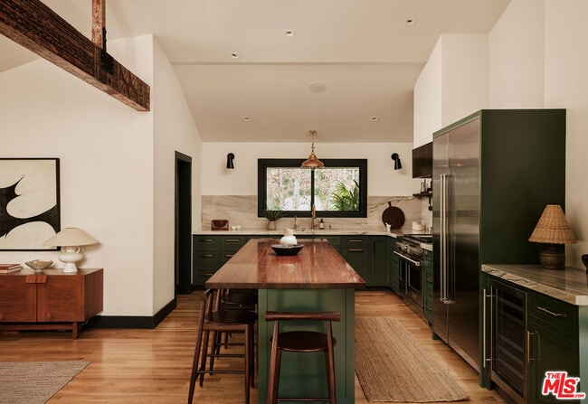 Building Photo - 775 San Rafael Terrace