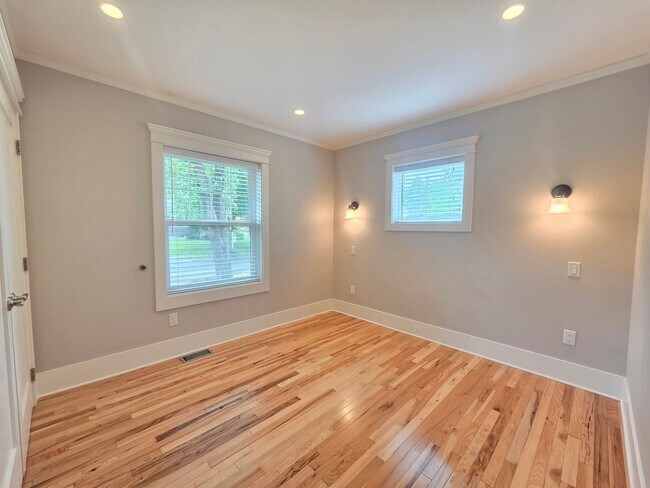 Building Photo - $2,600 - 3 Bed / 2 Bath Beautiful Craftsman Home by Manito Park