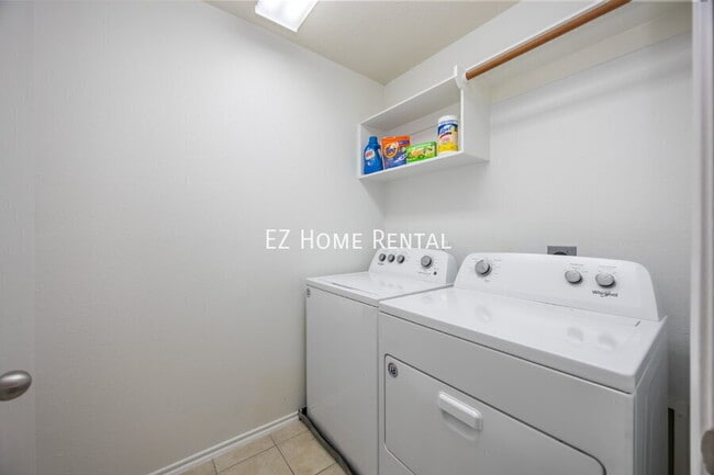 Building Photo - 2947 Hackamore Hollow Ln