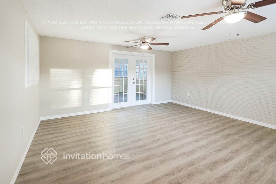 Building Photo - 15740 Sea Pines Dr