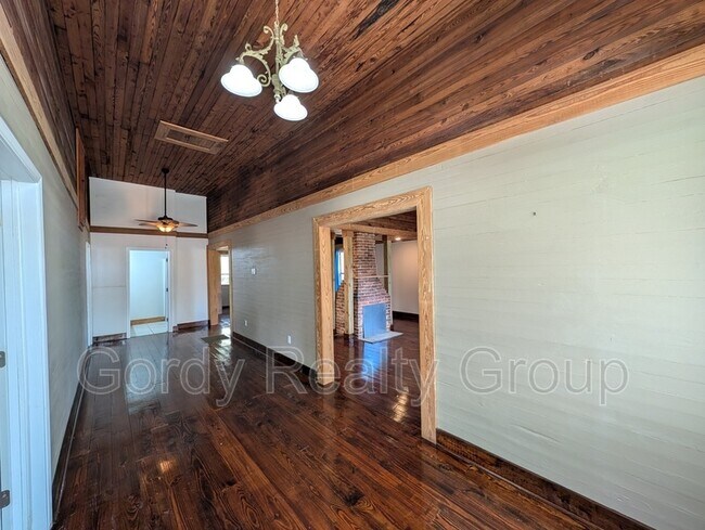 Building Photo - 5443 10th St