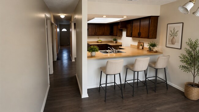 Building Photo - 7013 Wesley Ct