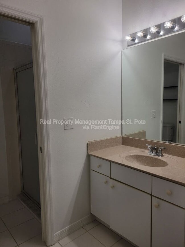 Building Photo - 12514 Hollybrook Ln