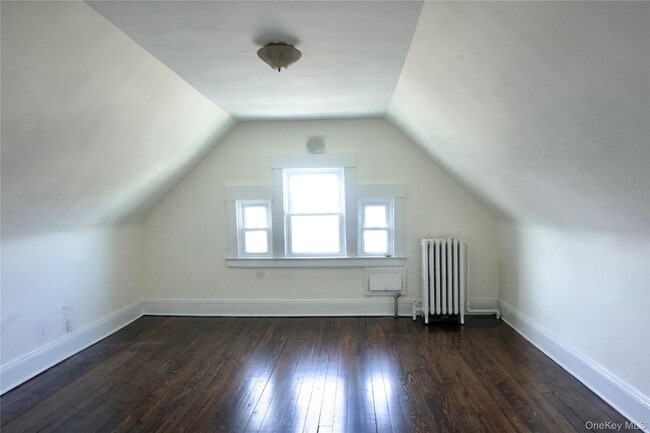 Building Photo - 55 Vernon Ave