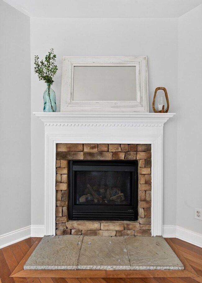 Building Photo - 4007 Jockey Club Circle