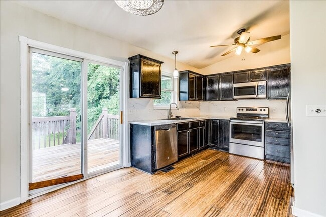 Building Photo - South Wichita Gem! Save $$ with solar panels