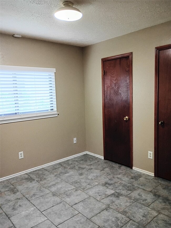 Building Photo - 21406 Golden Dove Dr