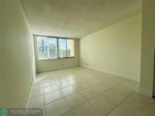 Building Photo - 6700 Royal Palm Blvd