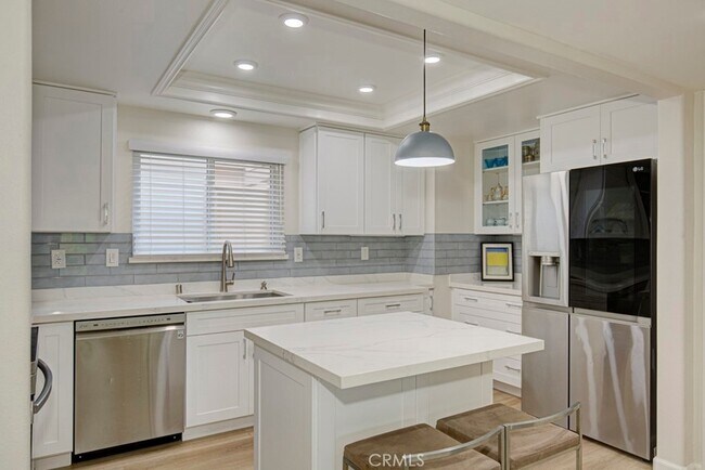 Building Photo - 5500 Paseo Del Lago W